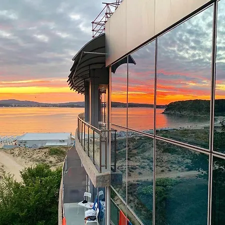 ホテル Kamenec キテン