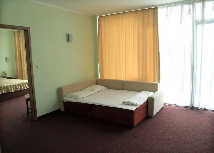 Kamenec ホテル キテン