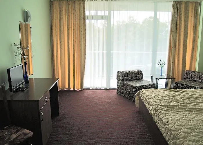 Kamenec ホテル キテン