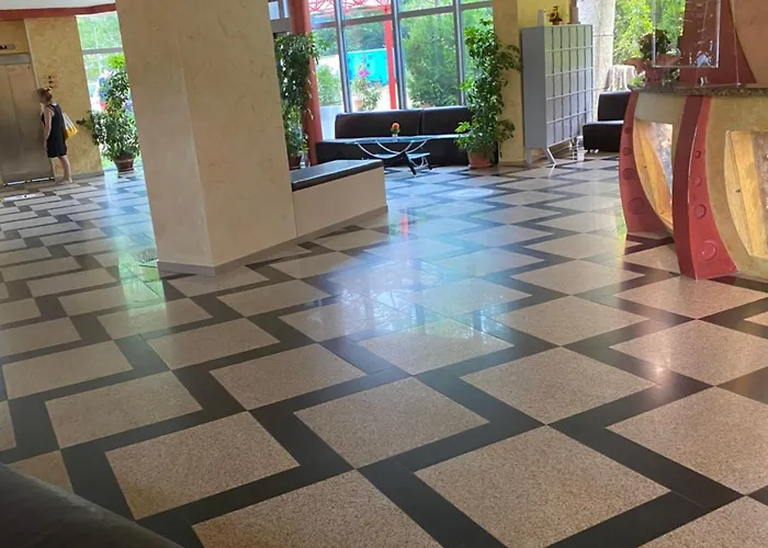 Kamenec 4* キテン