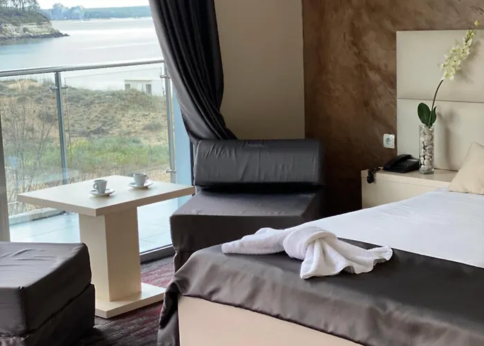 ホテル Kamenec キテン