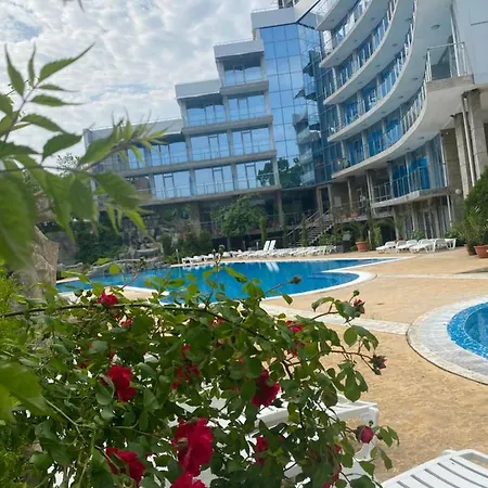 Ξενοδοχείο Kamenec 4*