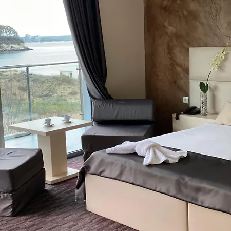 Отель Kamenec Китен